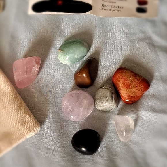 8 PC Beginners Earth Boho Chakra Crystal's Set - Picture 2 of 9